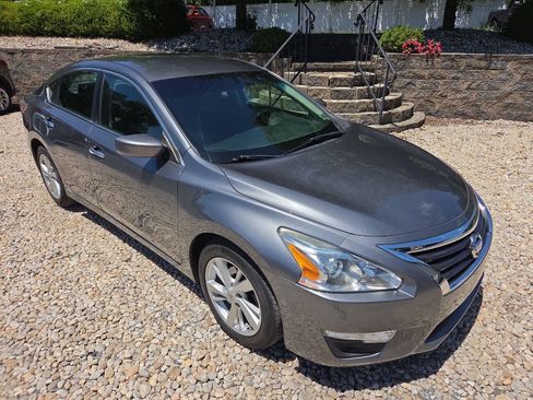 Used 2014 Nissan Altima 2.5 SV FWD image 8