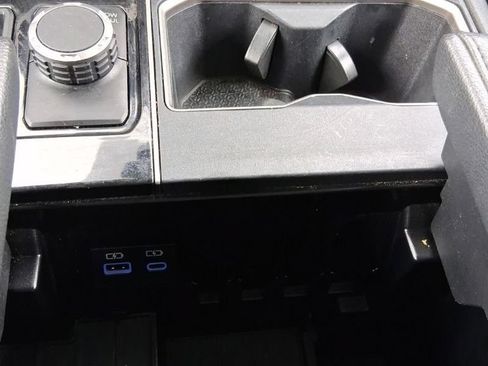 Used 2022 Toyota Tundra Limited AWD/4WD image 12