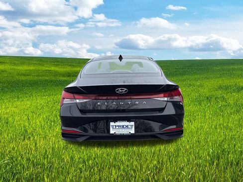 Used 2023 Hyundai Elantra SEL image 7
