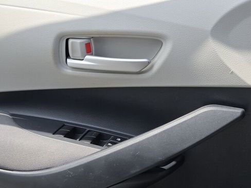 Used 2021 Toyota Corolla LE FWD image 28