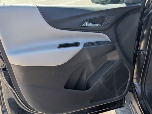 Used 2023 Chevrolet Equinox LS w/ LS Convenience Package image 10