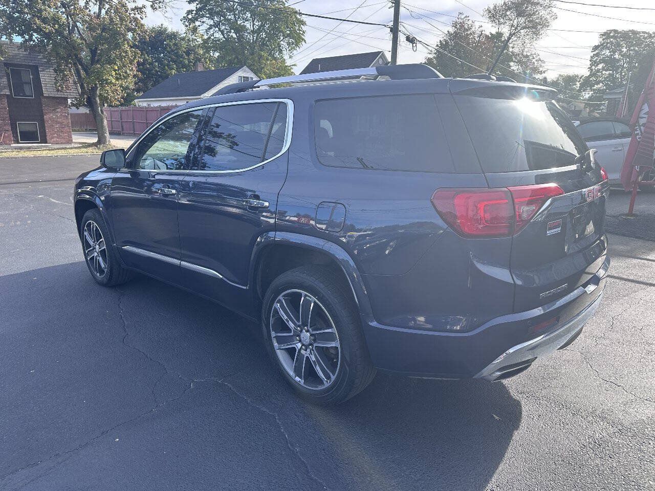 Used 2019 GMC Acadia Denali w/ LPO, Floor Liner Package FWD image 9