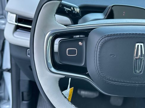 New 2026 Lincoln Navigator Reserve AWD/4WD image 30