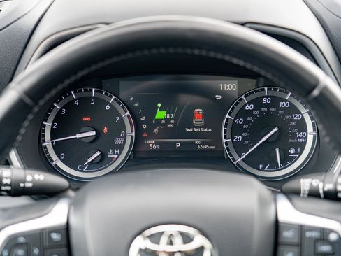 Used 2020 Toyota Highlander XLE AWD/4WD image 17