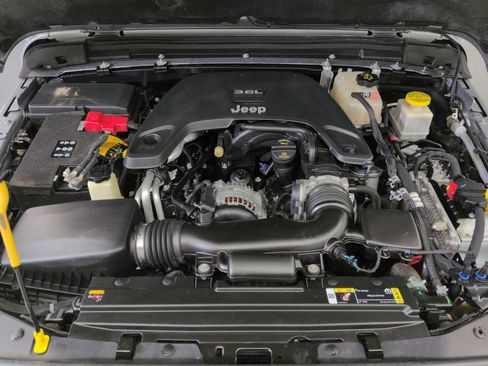 Used 2021 Jeep Gladiator Sport image 14