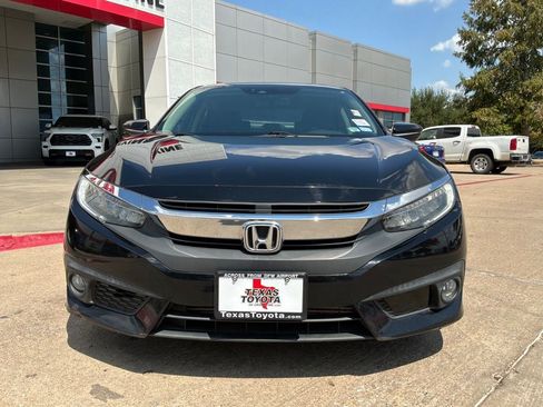 Used 2017 Honda Civic Touring image 3