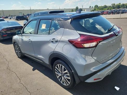 Used 2023 Nissan Kicks SR w/ SR Premium Package FWD image 2