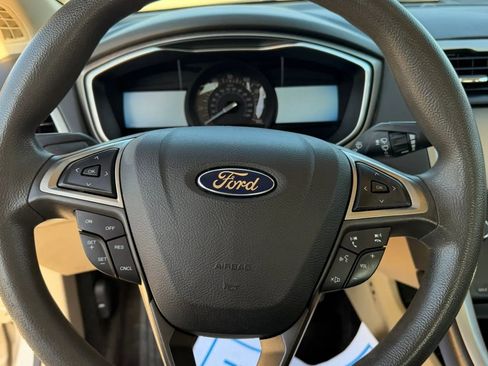 Used 2015 Ford Fusion SE FWD image 12