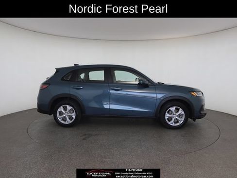 Used 2023 Honda HR-V LX image 11
