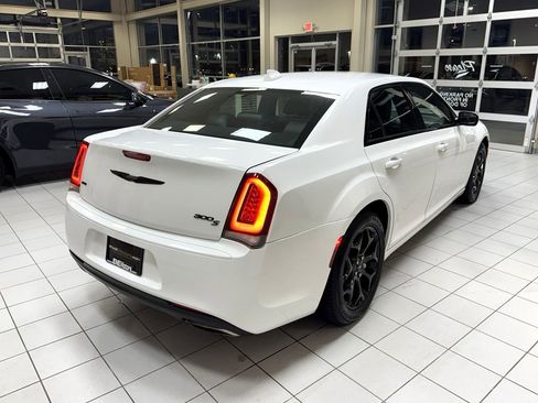 Used 2017 Chrysler 300 S image 67