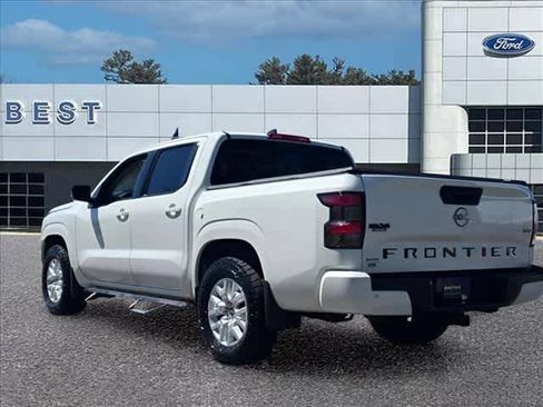 Used 2023 Nissan Frontier SV w/ SV Convenience Package RWD image 8