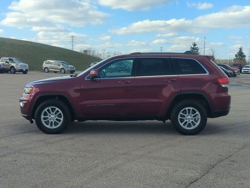 Used 2019 Jeep Grand Cherokee Laredo AWD/4WD image 6