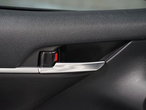 Used 2023 Toyota Camry SE w/ Convenience Package FWD image 32
