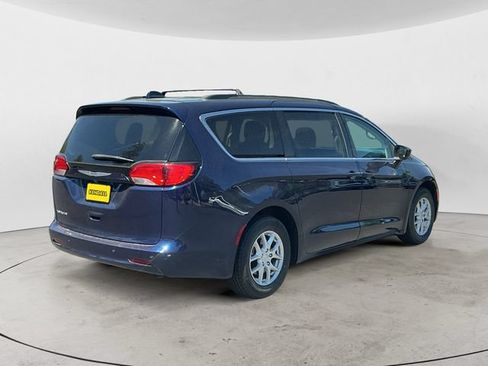 Used 2020 Chrysler Voyager LX w/ Cold Weather Group FWD image 5
