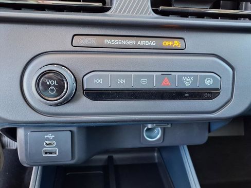 New 2026 Ford Maverick XL image 10