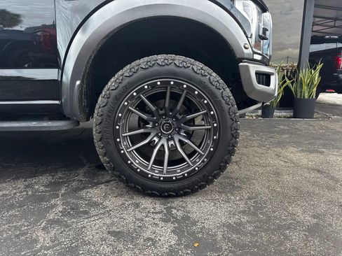 Used 2019 Ford F150 Raptor w/ Equipment Group 802A Luxury image 31