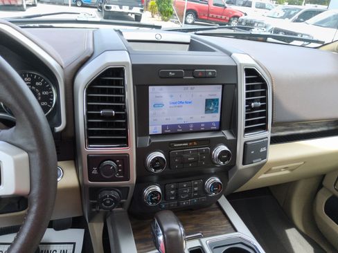 Certified 2019 Ford F150 Lariat w/ Equipment Group 502A Luxury AWD/4WD image 32