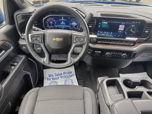 Used 2025 Chevrolet Silverado 1500 LT AWD/4WD image 20