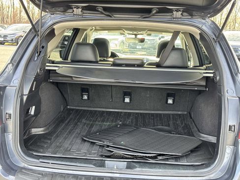 Used 2017 Subaru Outback 3.6R Limited image 17