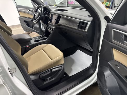 Used 2020 Volkswagen Atlas Cross Sport SE AWD/4WD image 38