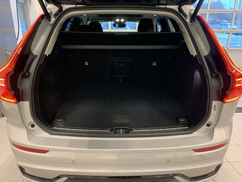 Used 2025 Volvo XC60 B5 Plus image 15