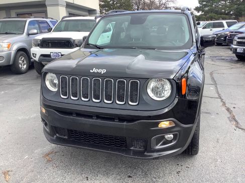 Used 2015 Jeep Renegade Latitude w/ Popular Equipment Group image 4