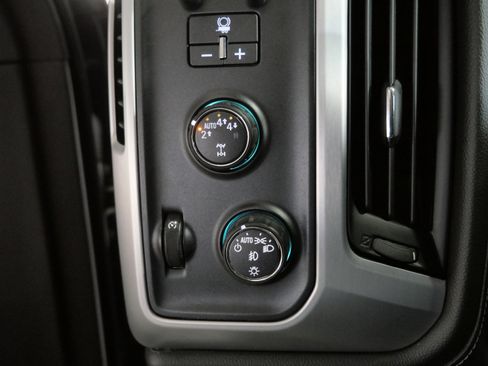 Used 2018 GMC Sierra 1500 SLE image 29