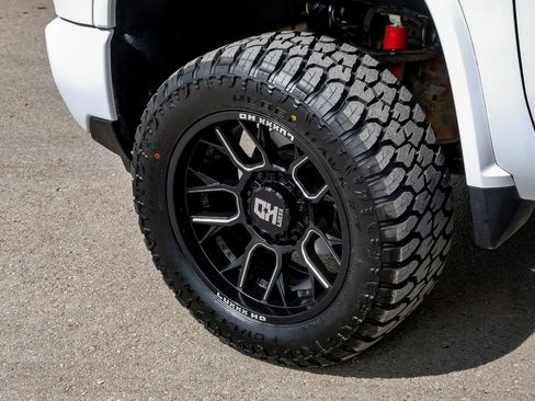 Used 2024 Chevrolet Silverado 2500 LT w/ Z71 Sport Edition image 62