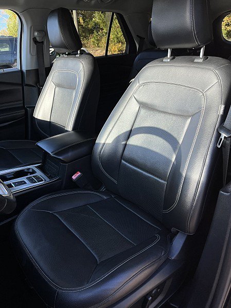 Used 2021 Ford Explorer Limited w/ Equipment Group 301A RWD image 12