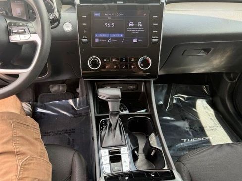 Used 2022 Hyundai Tucson SEL w/ Cargo Package AWD/4WD image 17