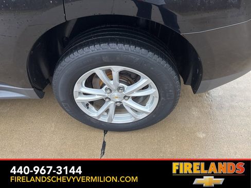 Used 2017 Chevrolet Equinox LT w/ Convenience Package image 42