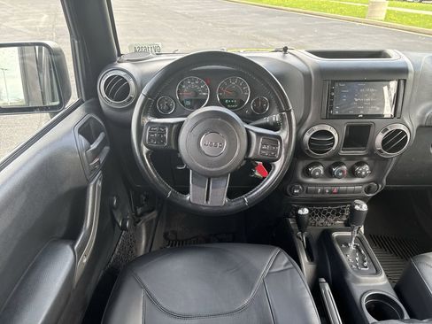 Used 2017 Jeep Wrangler Unlimited Sport w/ Connectivity Group image 15