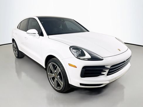 Used 2022 Porsche Cayenne S AWD/4WD image 3