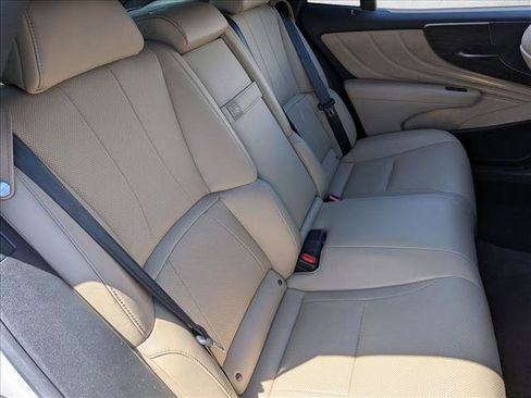 Used 2021 Lexus LS 500 w/ Cold Weather Package (CK) RWD image 21