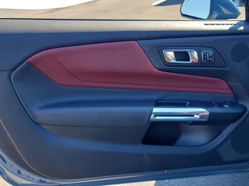 Used 2025 Ford Mustang GT Premium image 13