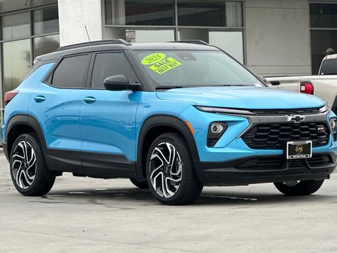 Used 2025 Chevrolet TrailBlazer RS w/ Driver Confidence Package image 8