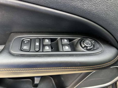 Used 2020 Jeep Compass Limited w/ Luxury Seat Group AWD/4WD image 17
