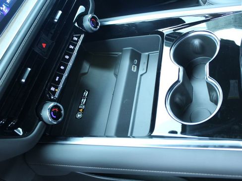 New 2026 Chevrolet Suburban High Country AWD/4WD image 25