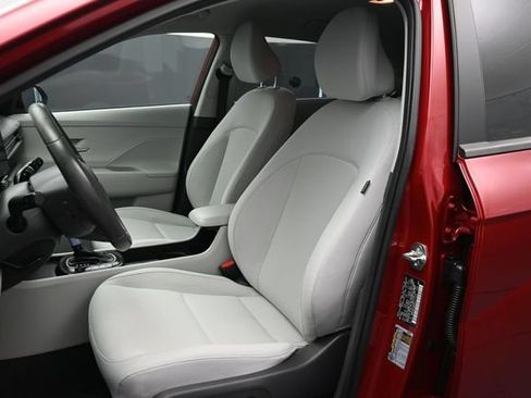 Used 2024 Hyundai Kona SEL AWD/4WD image 5