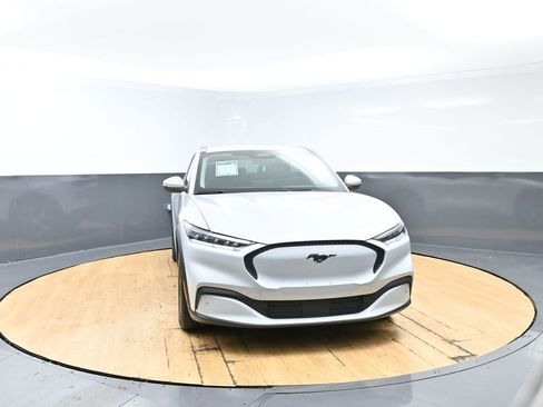 Used 2021 Ford Mustang Mach-E Select image 3