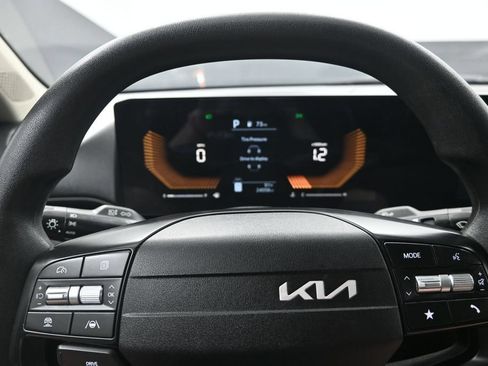 Certified 2025 Kia K4 FWD image 15