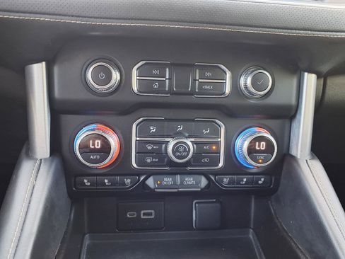 Used 2021 GMC Yukon SLT w/ SLT Luxury Plus Package image 24