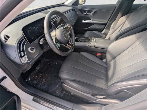 Used 2025 Mercedes-Benz E 350 Sedan image 17