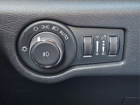New 2026 Chrysler Pacifica Select w/ S Appearance Package FWD image 21