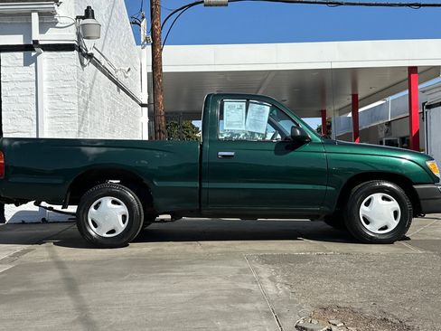 Used 2000 Toyota Tacoma 2WD Regular Cab image 3