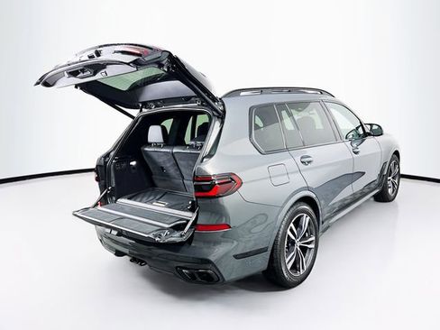 Used 2025 BMW X7 M60i image 6