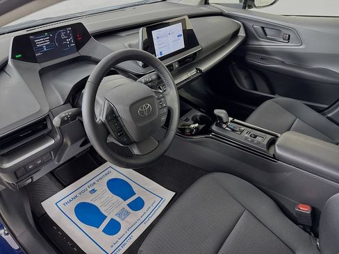 Used 2025 Toyota Prius LE FWD image 10