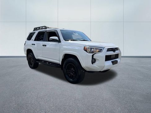 Used 2024 Toyota 4Runner SR5 Premium w/ Moonroof Package AWD/4WD image 4