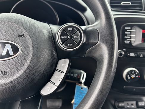 Used 2015 Kia Soul + FWD image 29