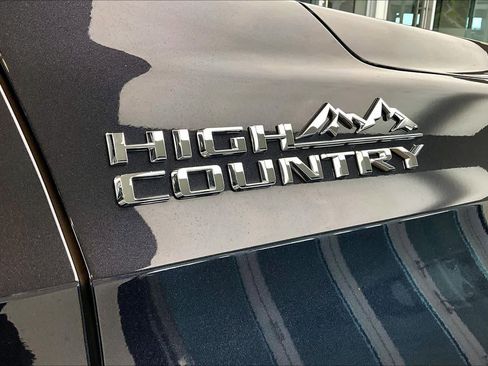 Used 2022 Chevrolet Tahoe High Country image 10